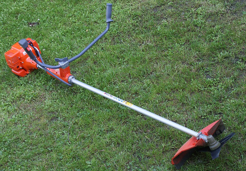 Brush Cutter / String Trimmer