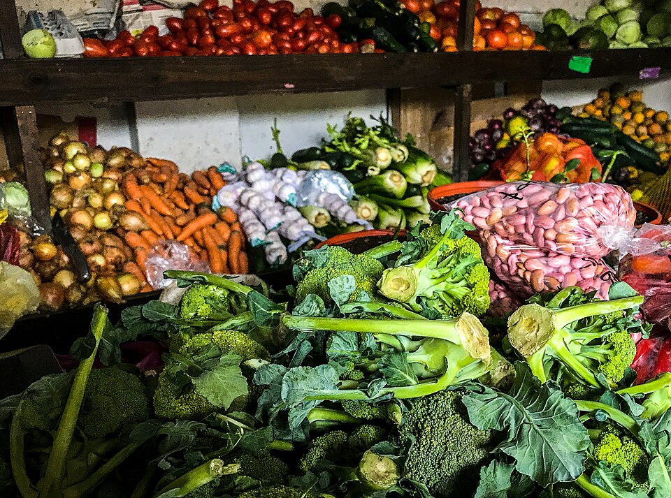 Organic vegetable marketing to urban organic stores