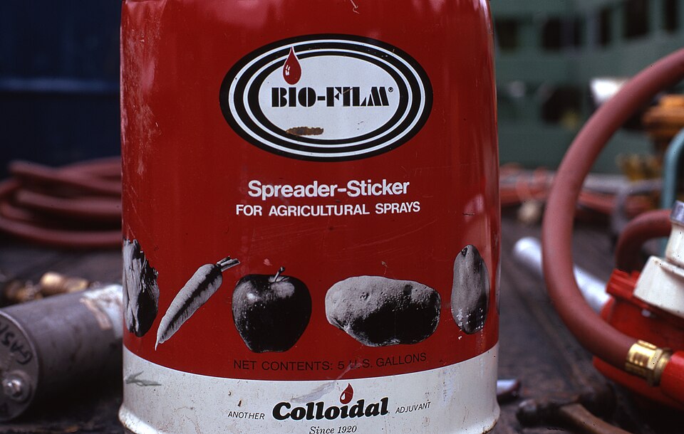 Spray adjuvants and stickers (including shampoo and silicone surfactants)